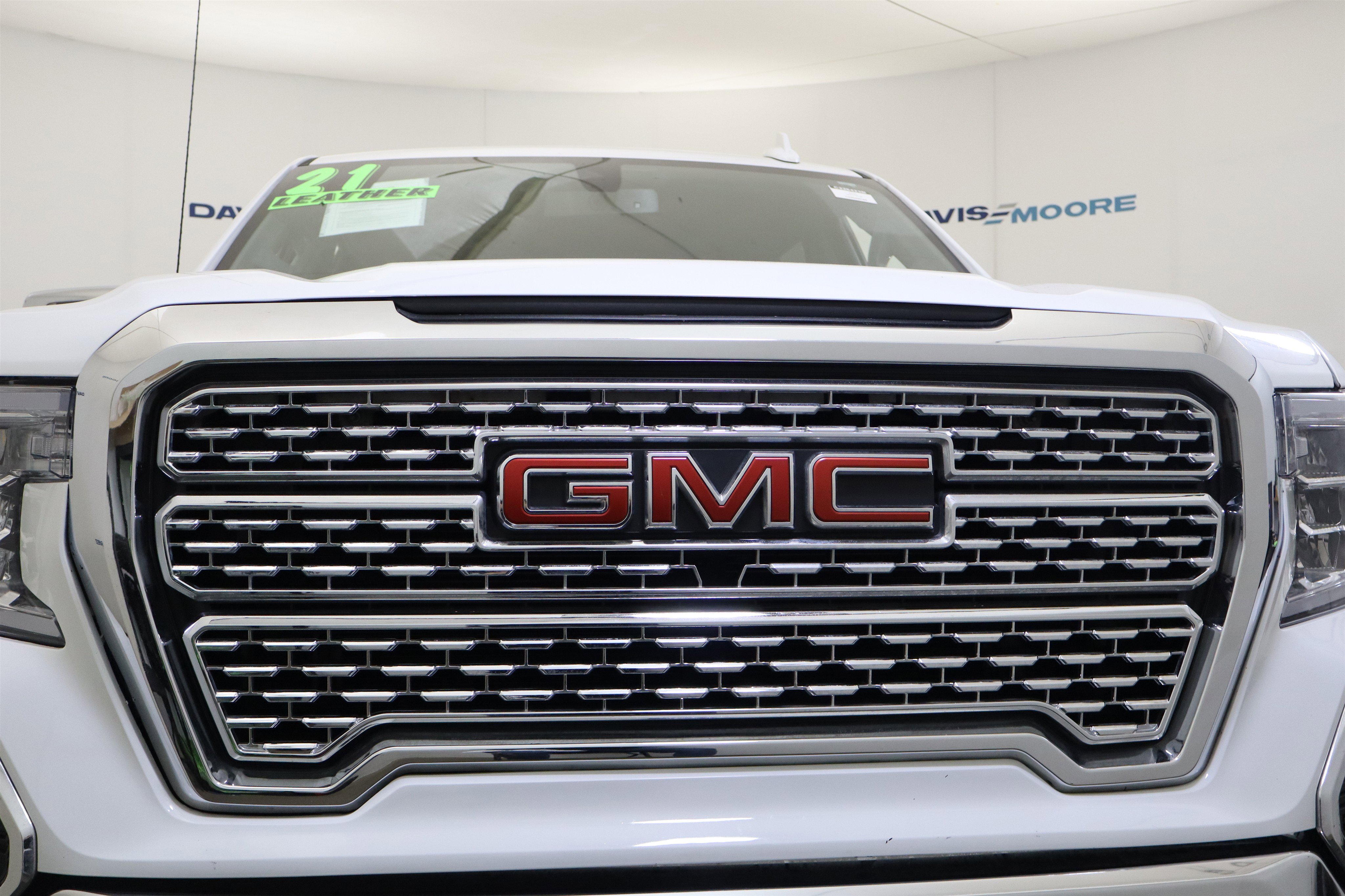 Used 2021 GMC Sierra 1500 SLT image 48
