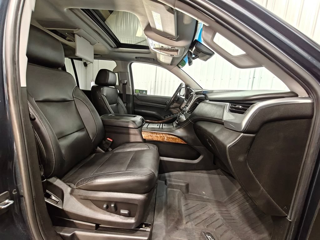 Used 2019 Chevrolet Suburban Premier RWD image 30