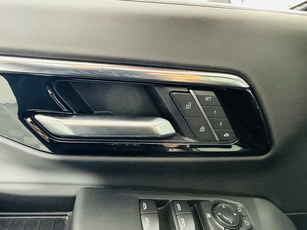 Certified 2025 Chevrolet Tahoe LT AWD/4WD image 7