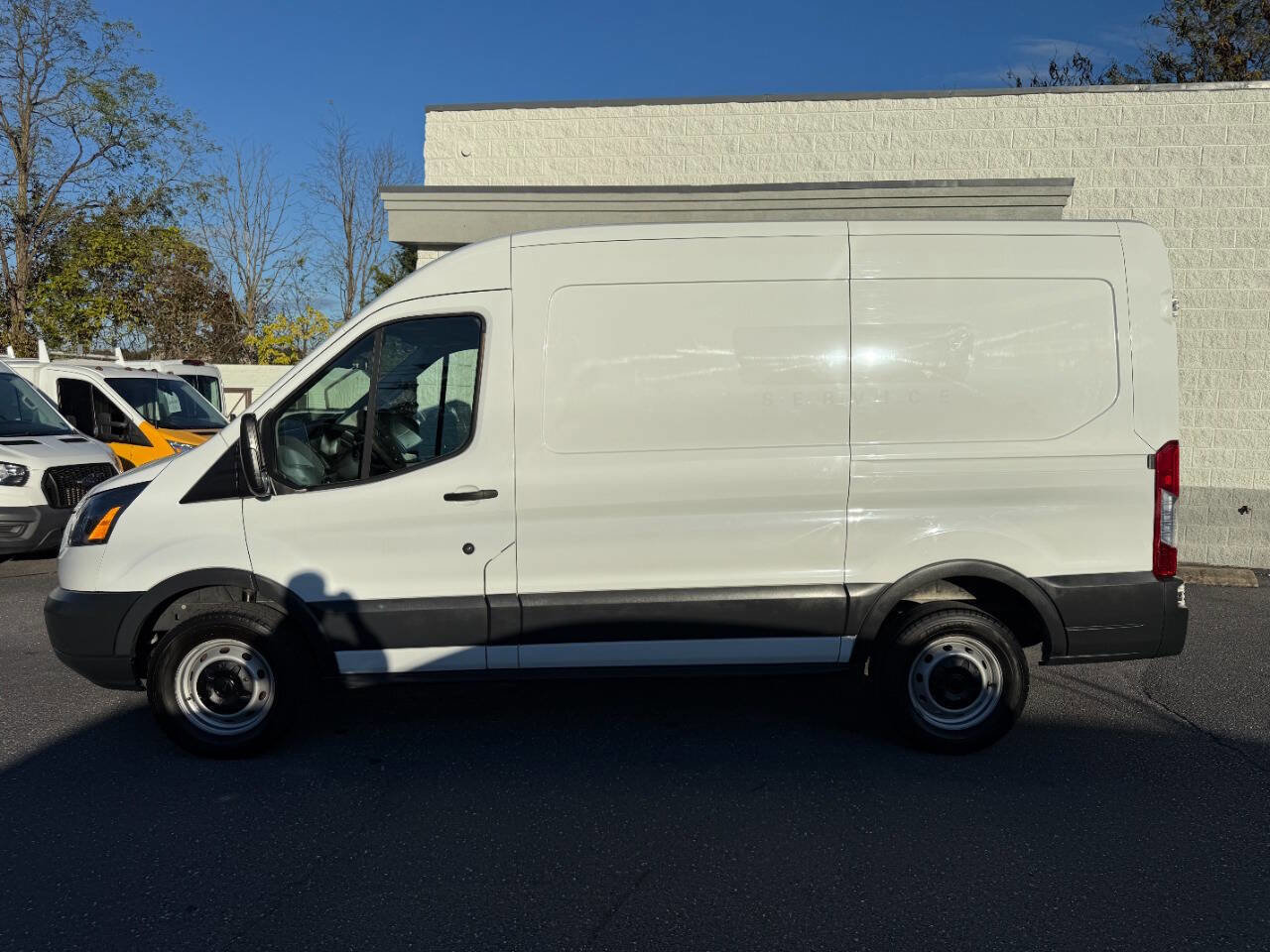 Used 2018 Ford Transit 250 130 Medium Roof image 30