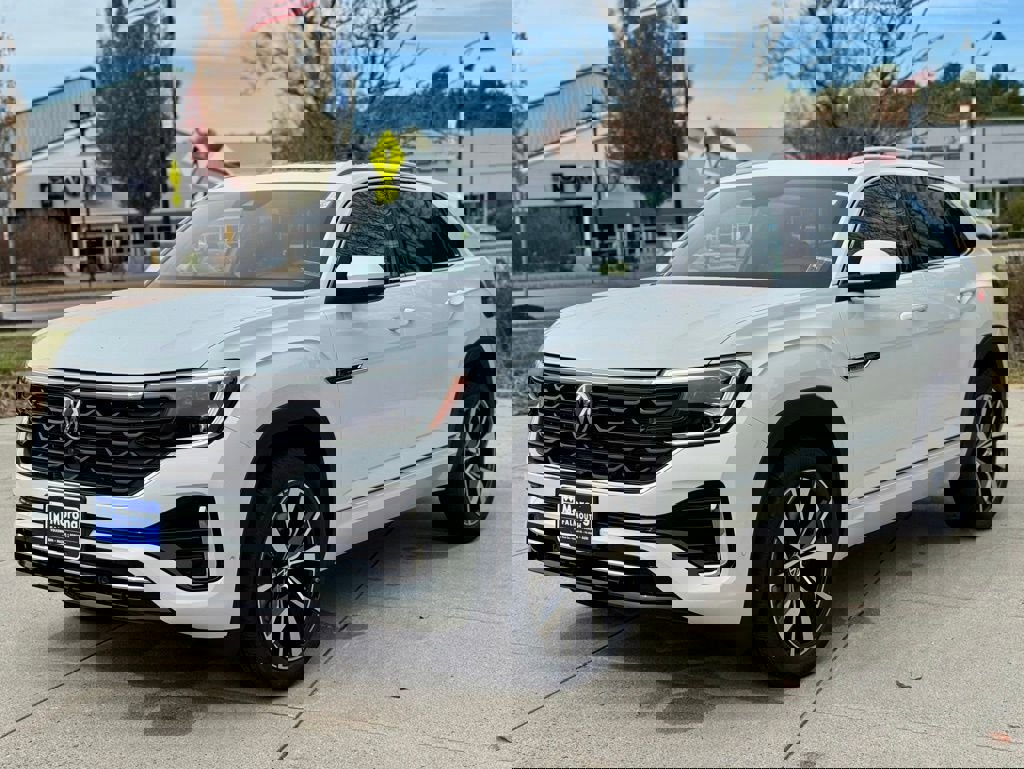 New 2026 Volkswagen Atlas Cross Sport SEL Premium R-Line image 4