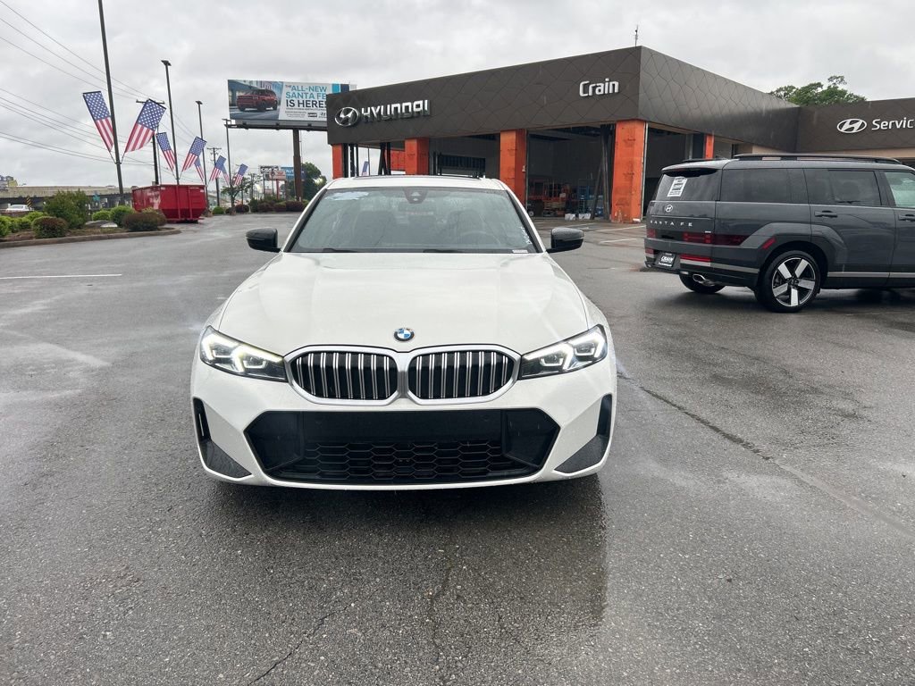 Used 2025 BMW 330i Sedan w/ M Sport Package RWD image 4