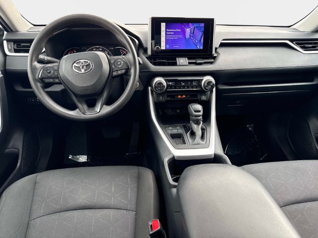 Used 2025 Toyota RAV4 XLE FWD image 15