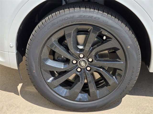 New 2025 Land Rover Discovery Sport S image 8