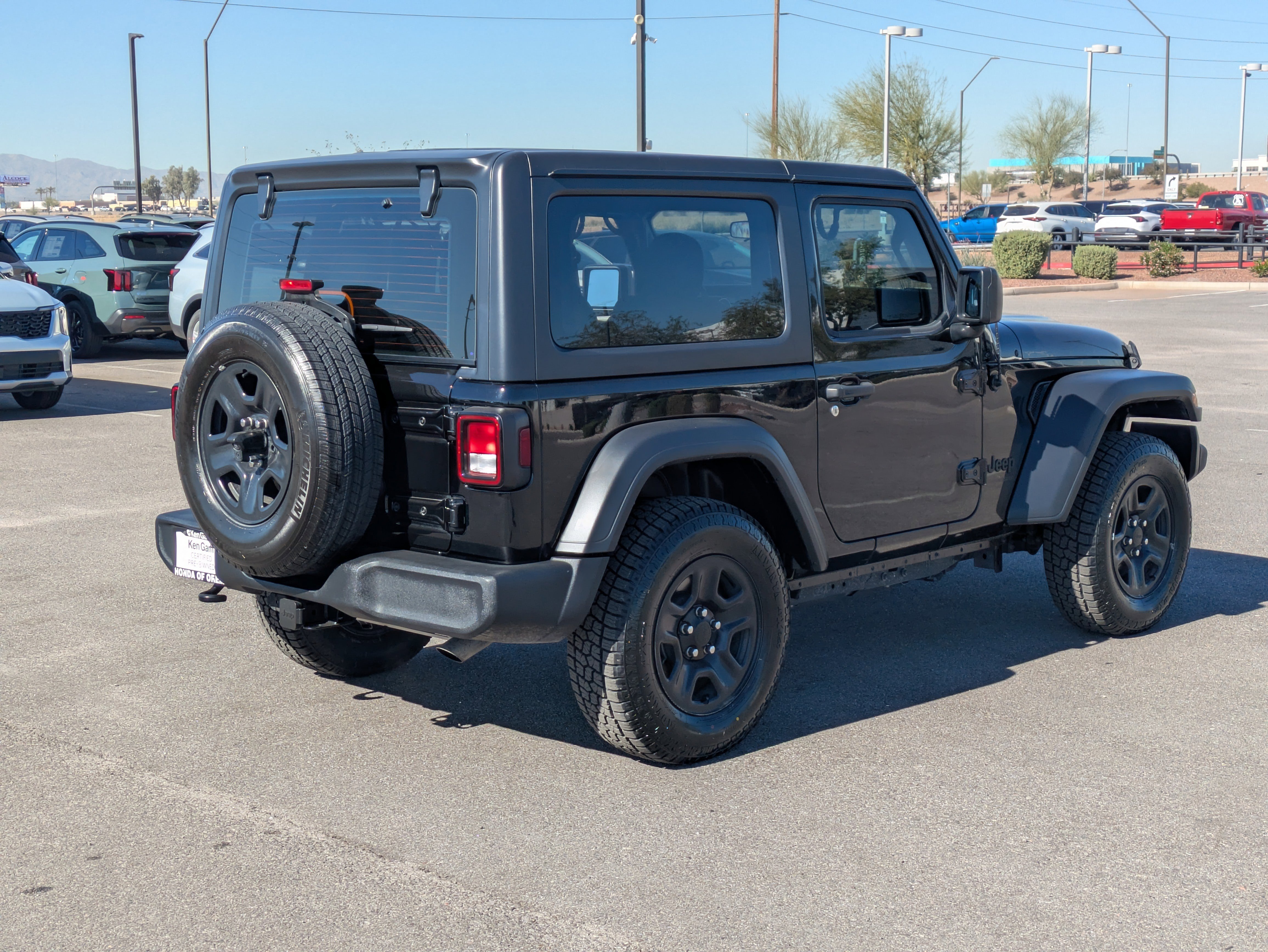Used 2023 Jeep Wrangler Sport image 5