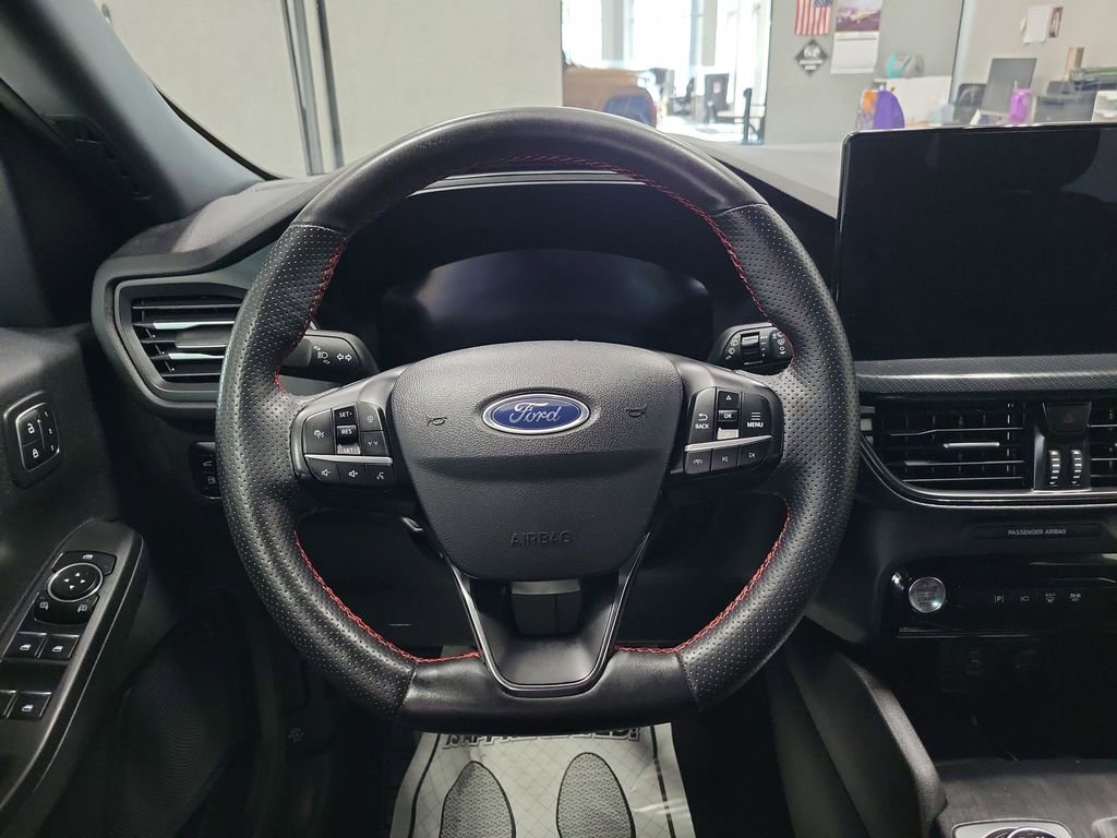 Used 2023 Ford Escape ST-Line Elite AWD/4WD image 30