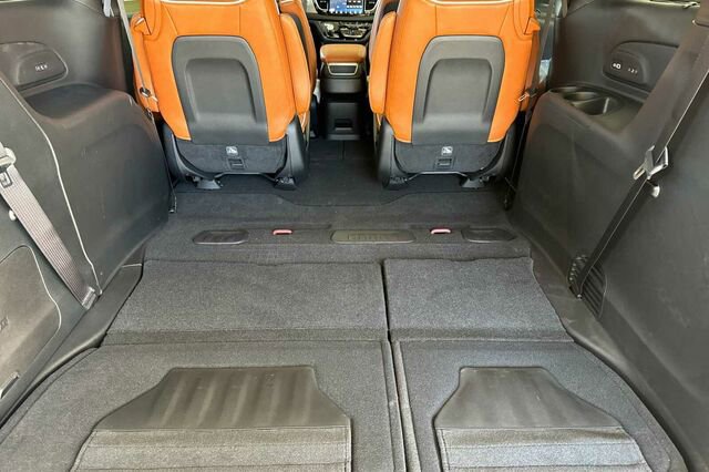 New 2026 Chrysler Pacifica Pinnacle image 14