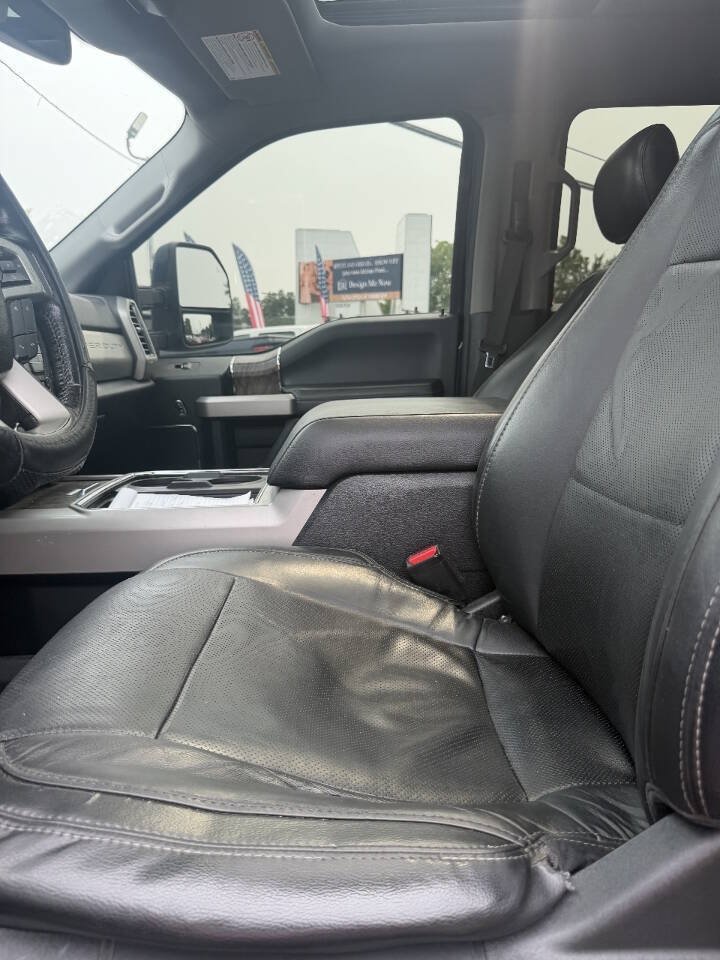 Used 2017 Ford F350 Lariat AWD/4WD image 3