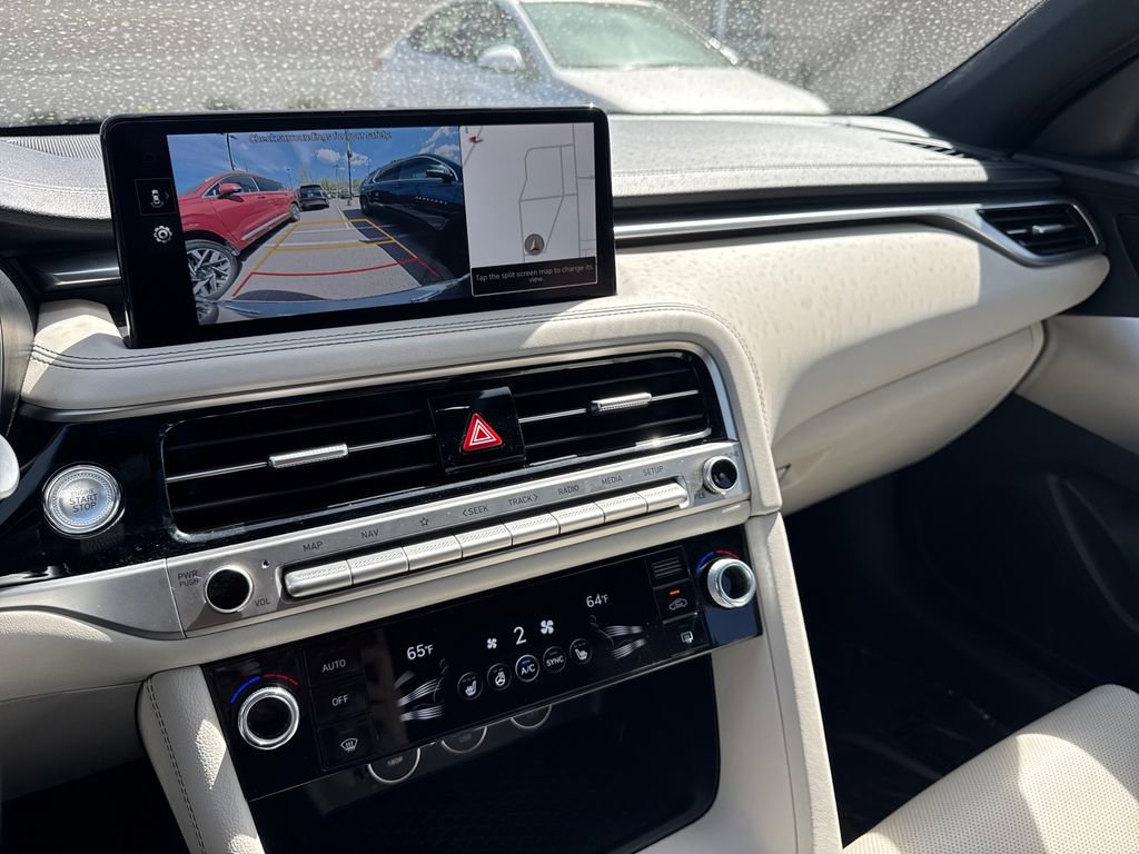 Used 2024 Genesis G70 2.5T image 33