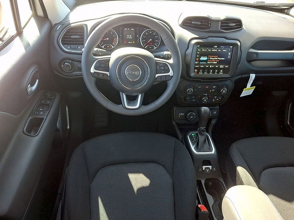 Used 2023 Jeep Renegade Latitude image 11