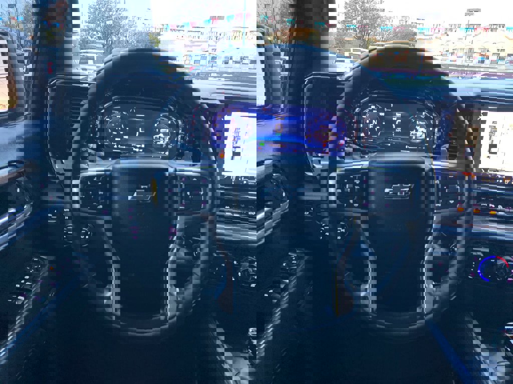 Used 2025 Chevrolet Silverado 1500 LT Trail Boss w/ Convenience Package II image 35