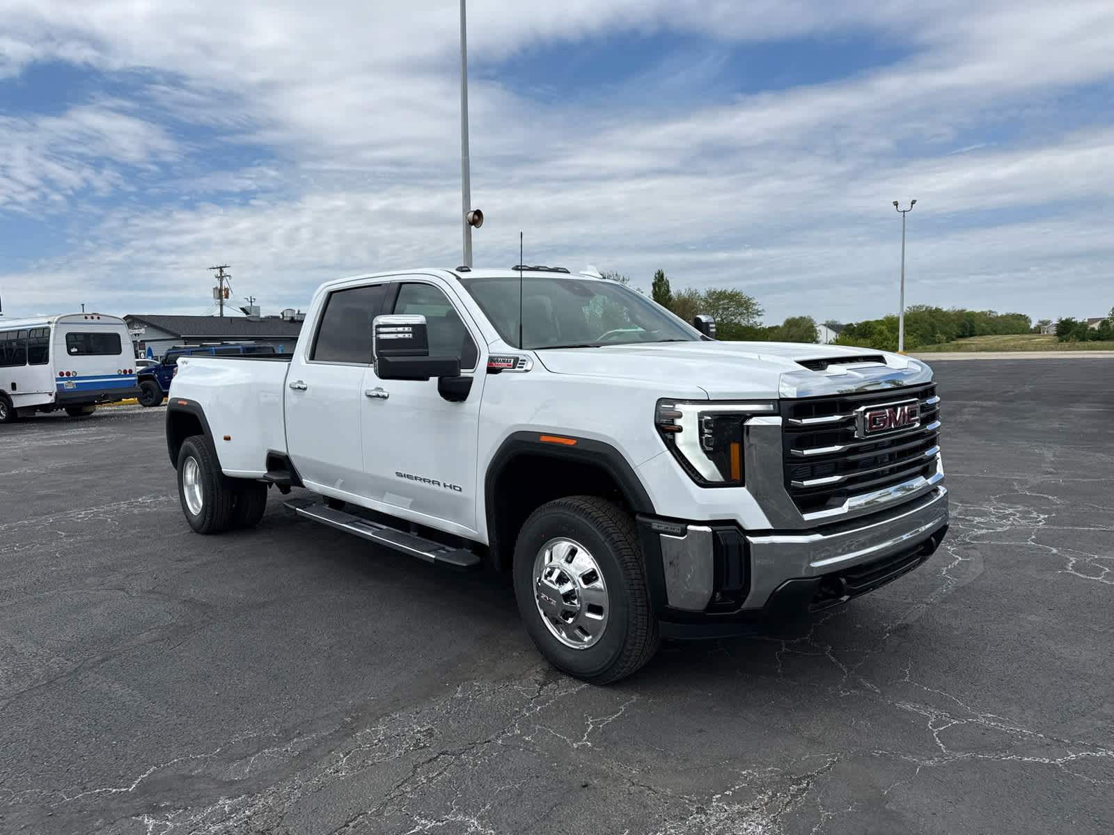 New 2026 GMC Sierra 3500 SLT w/ SLT Convenience Package AWD/4WD image 7