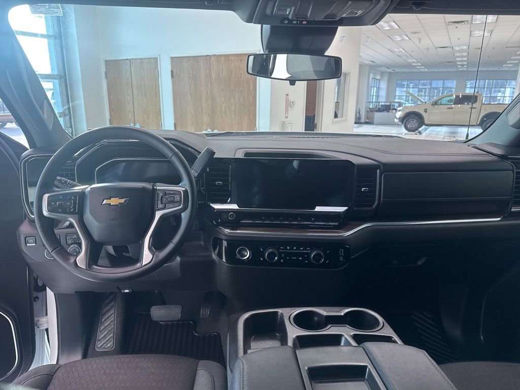 Used 2024 Chevrolet Silverado 1500 LT image 14