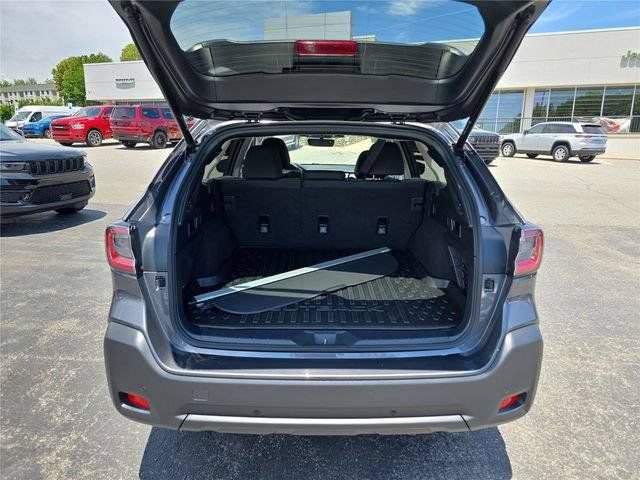Used 2025 Subaru Outback Onyx Edition AWD/4WD image 5