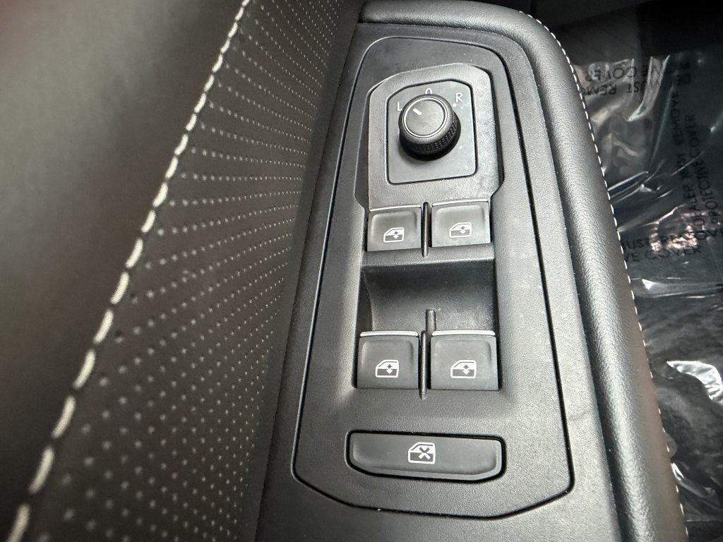Used 2024 Volkswagen Atlas SEL AWD/4WD image 30