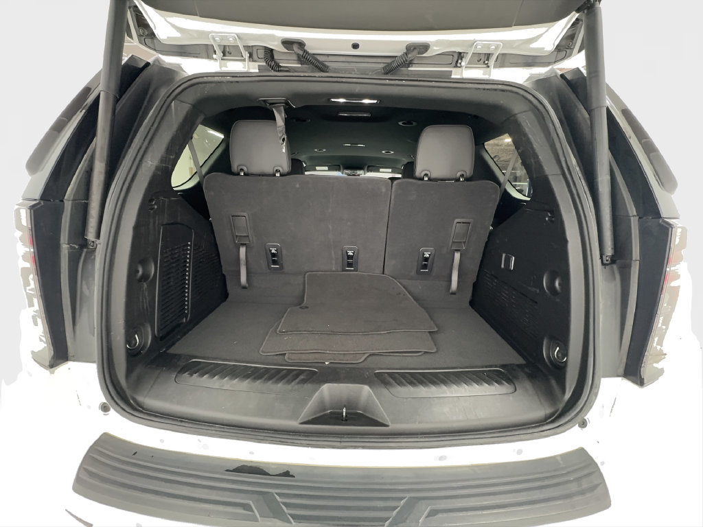 Used 2025 Chevrolet Tahoe LT RWD image 12