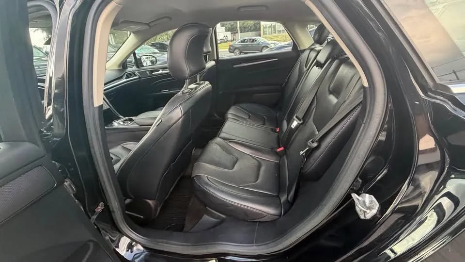 Used 2017 Ford Fusion Energi Titanium FWD image 9