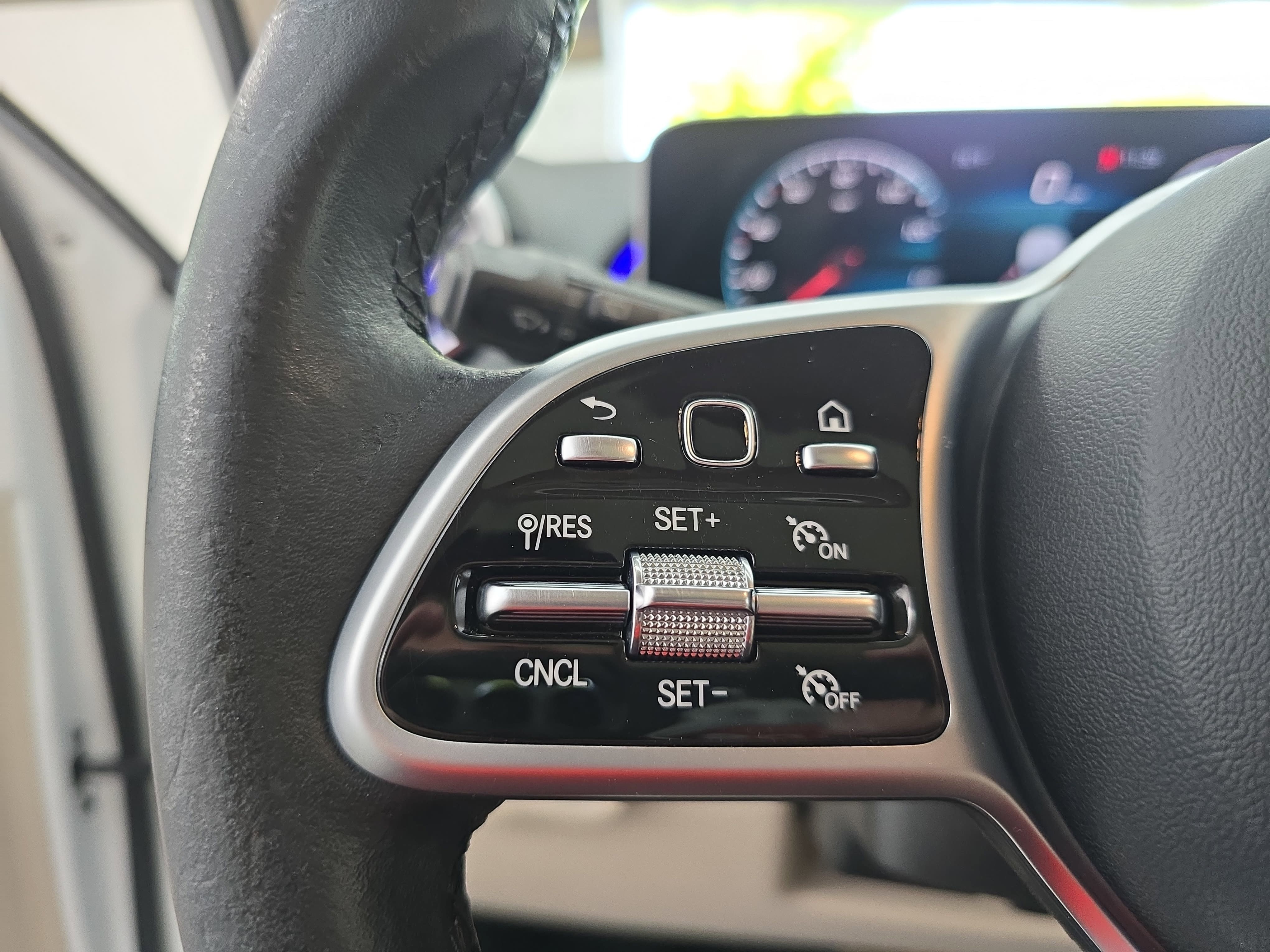 Used 2021 Mercedes-Benz GLB 250 4MATIC image 17