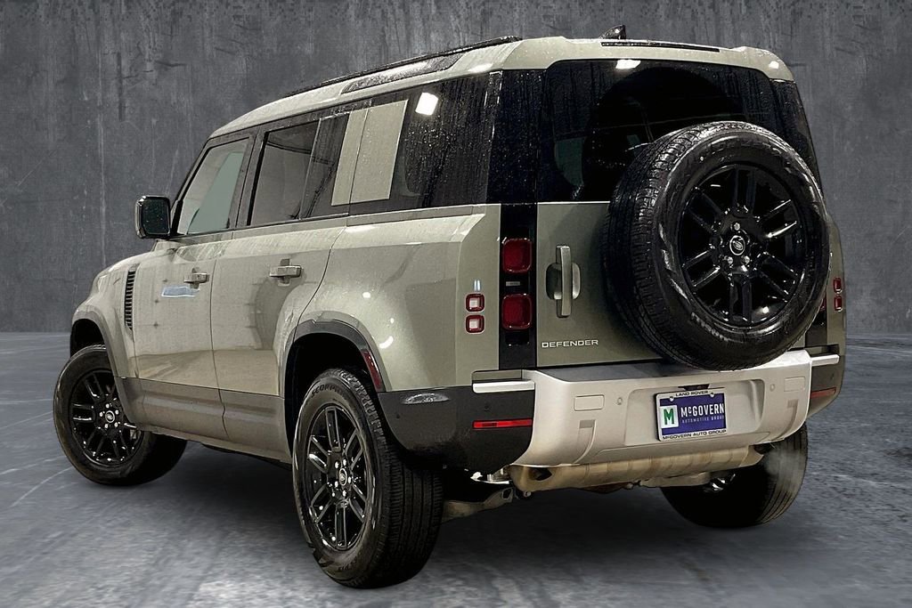 Used 2025 Land Rover Defender 110 S image 4