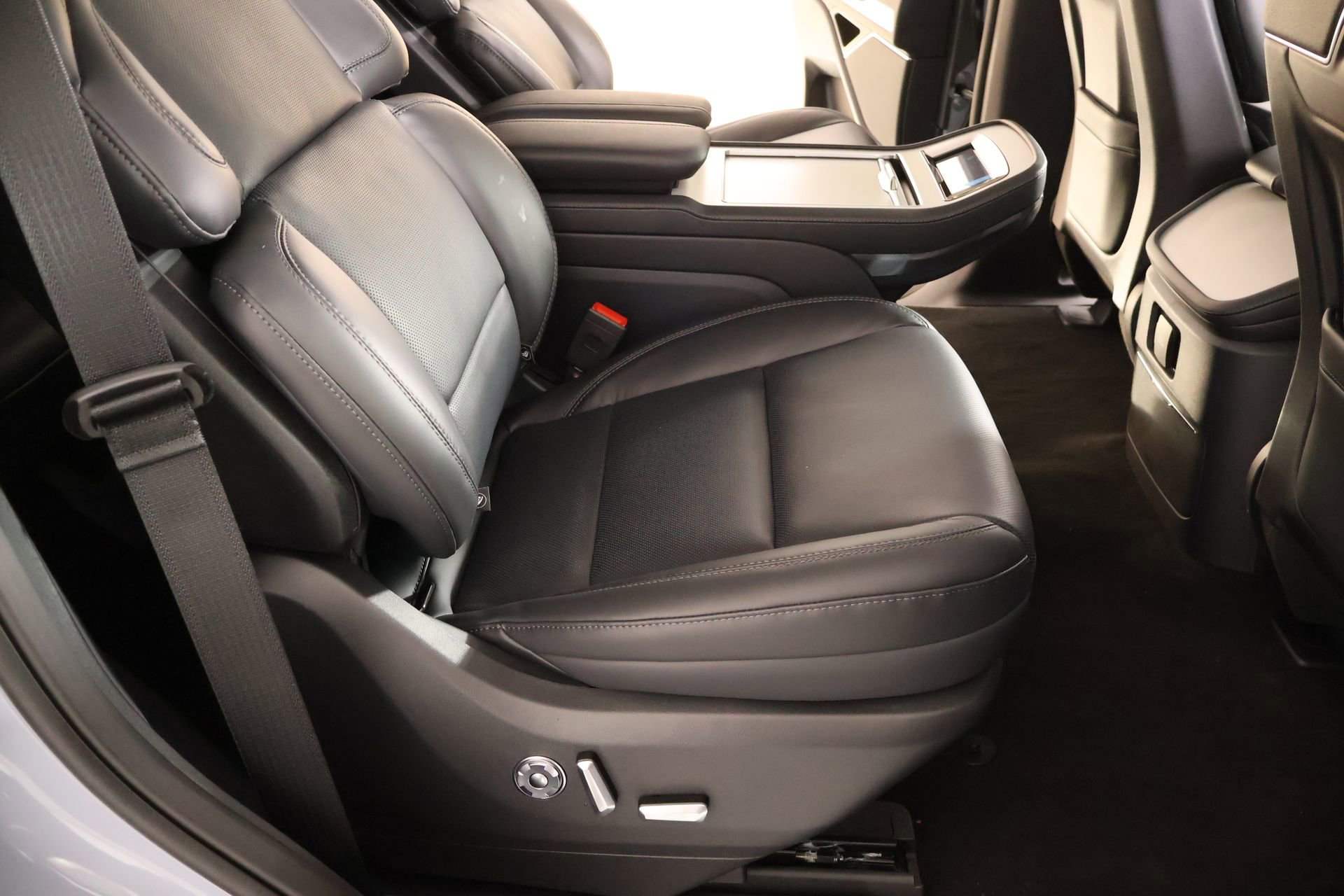 New 2026 Lincoln Navigator Reserve image 16