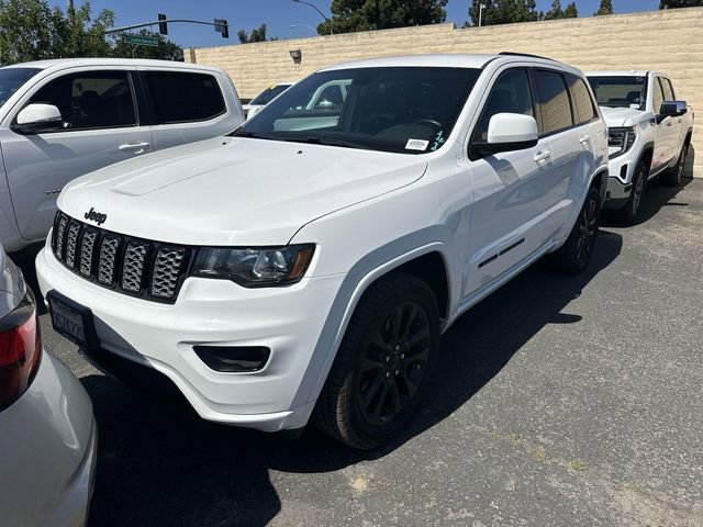 Used 2021 Jeep Grand Cherokee Laredo X image 4