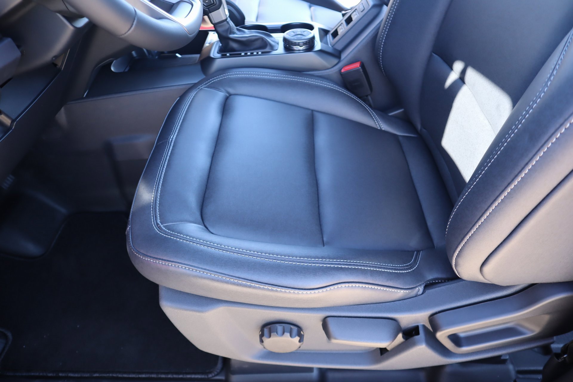 New 2025 Ford Bronco Big Bend w/ Black Diamond Package image 12