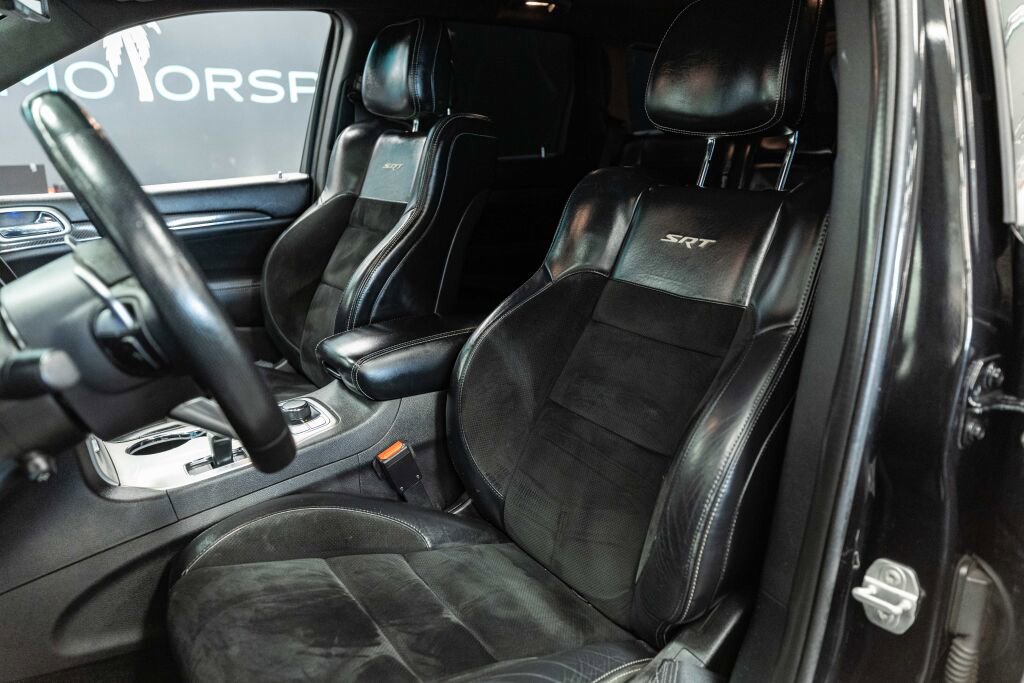 Used 2015 Jeep Grand Cherokee SRT image 7