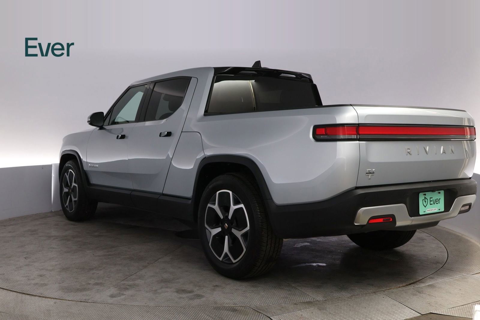 Used 2024 Rivian R1T Adventure AWD/4WD image 17