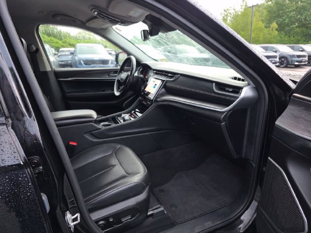 Used 2022 Jeep Grand Cherokee L Limited AWD/4WD image 12