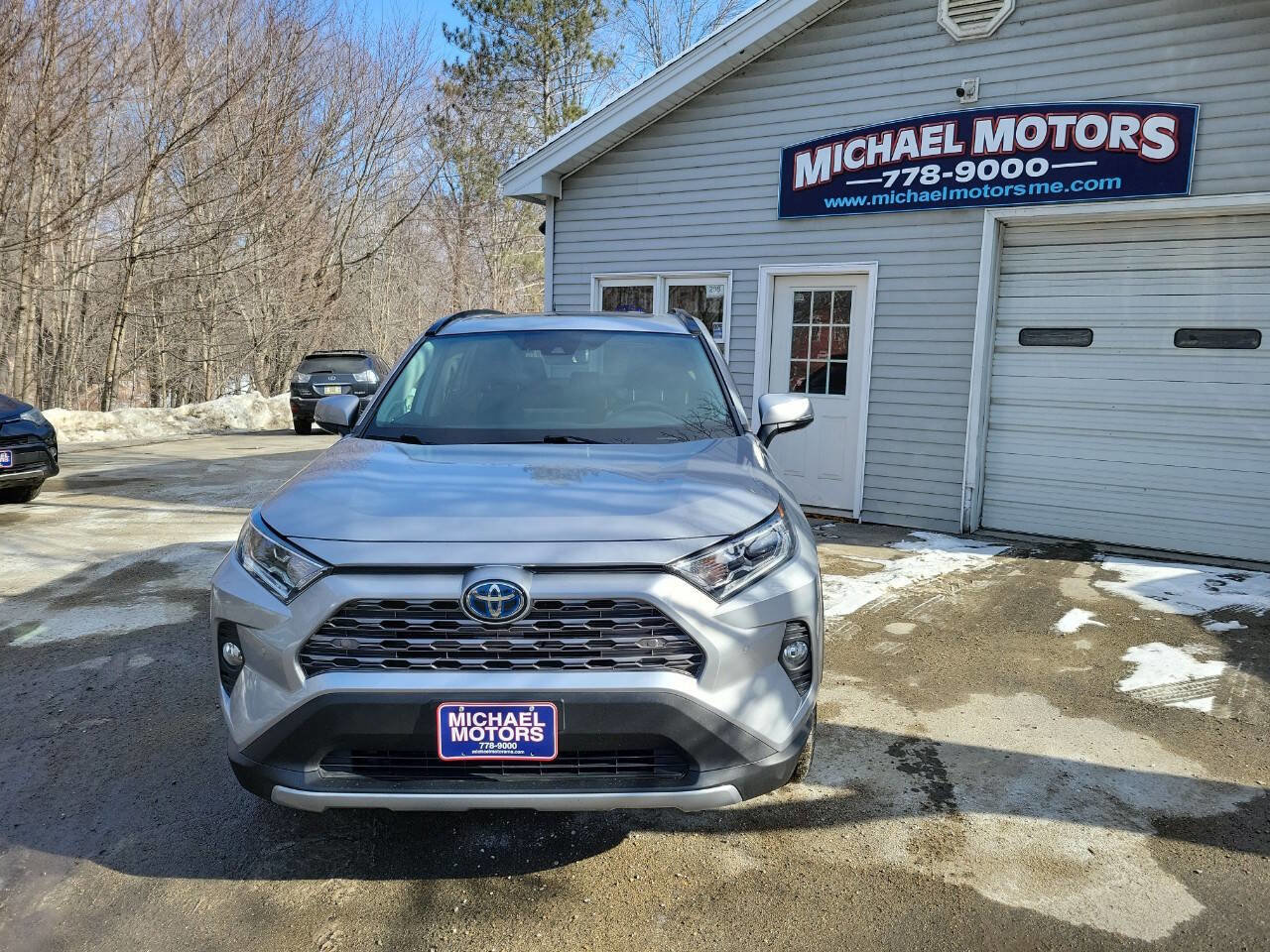 Used 2019 Toyota RAV4 Limited w/ Limited Grade Weather Package image 3