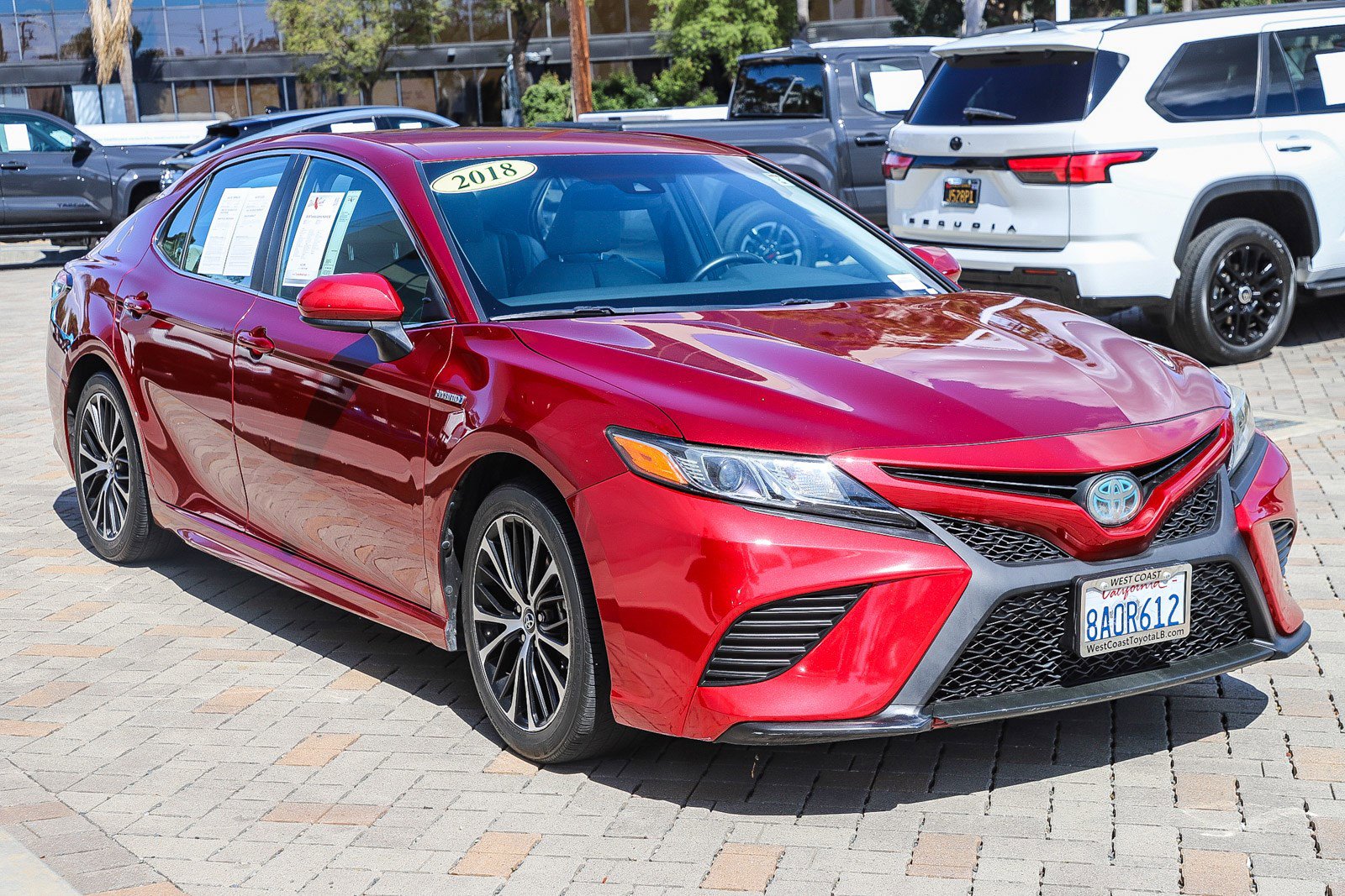 Used 2018 Toyota Camry SE FWD image 3