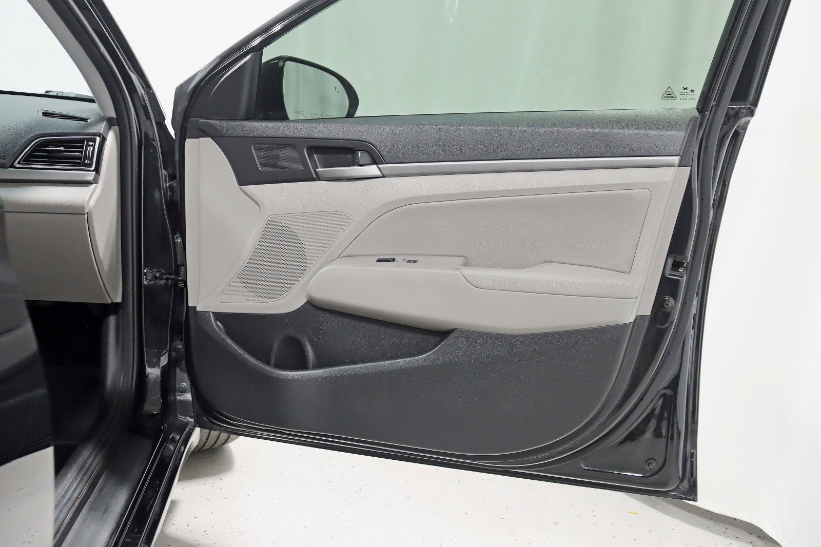 Used 2018 Hyundai Elantra Limited w/ Cargo Package FWD image 29