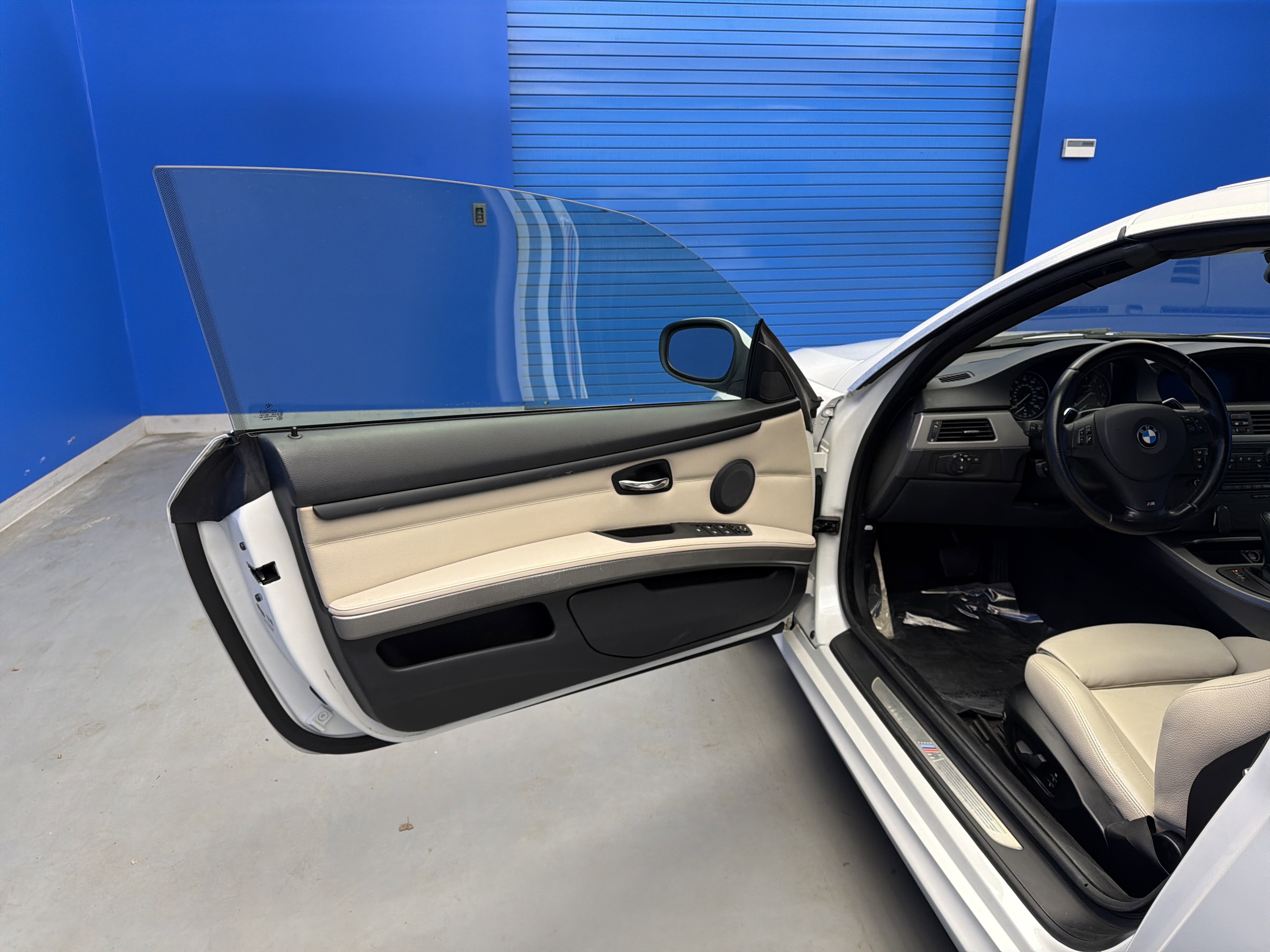 Used 2013 BMW 335i Convertible image 10