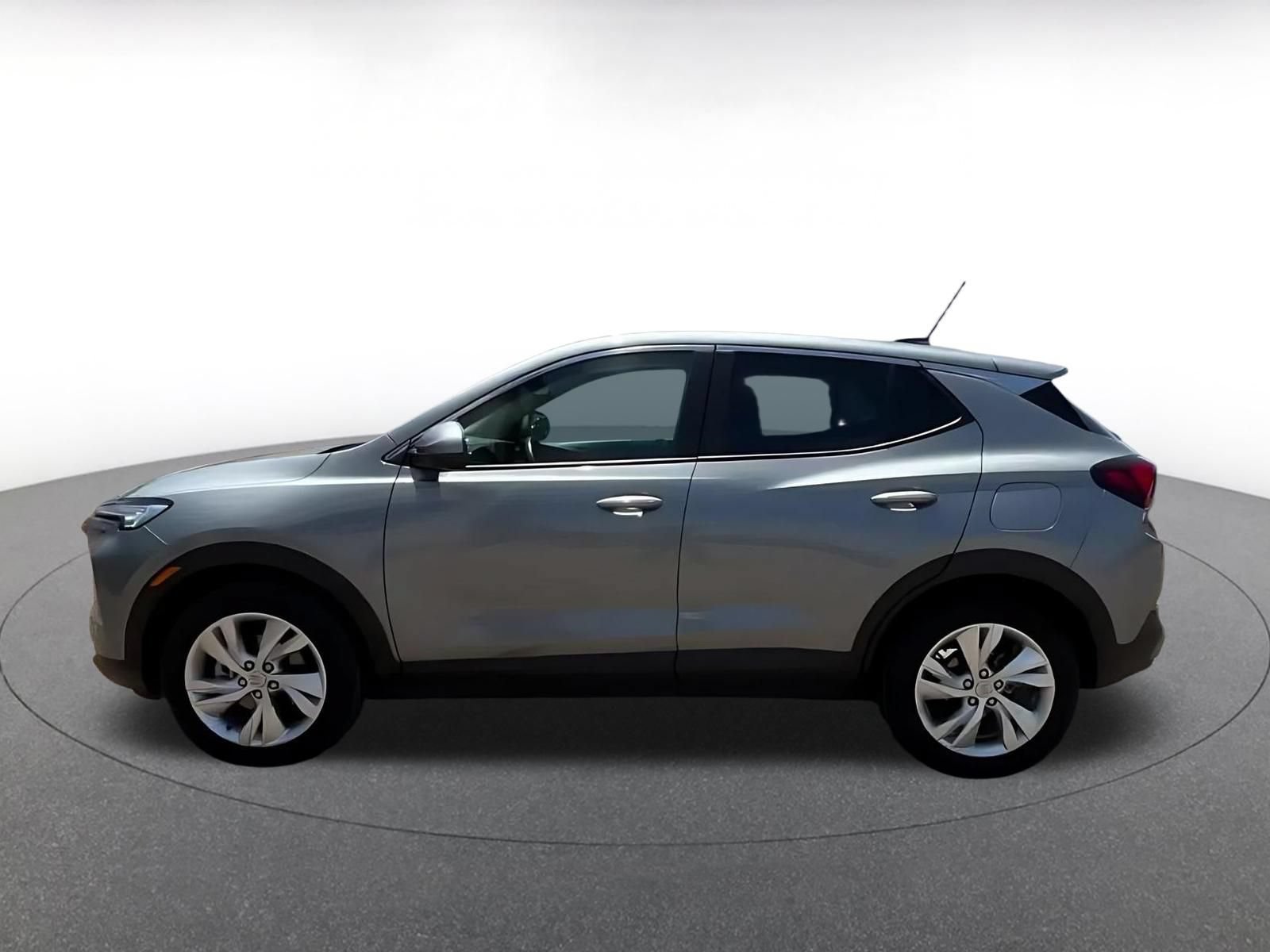 Used 2025 Buick Encore GX Preferred FWD image 9