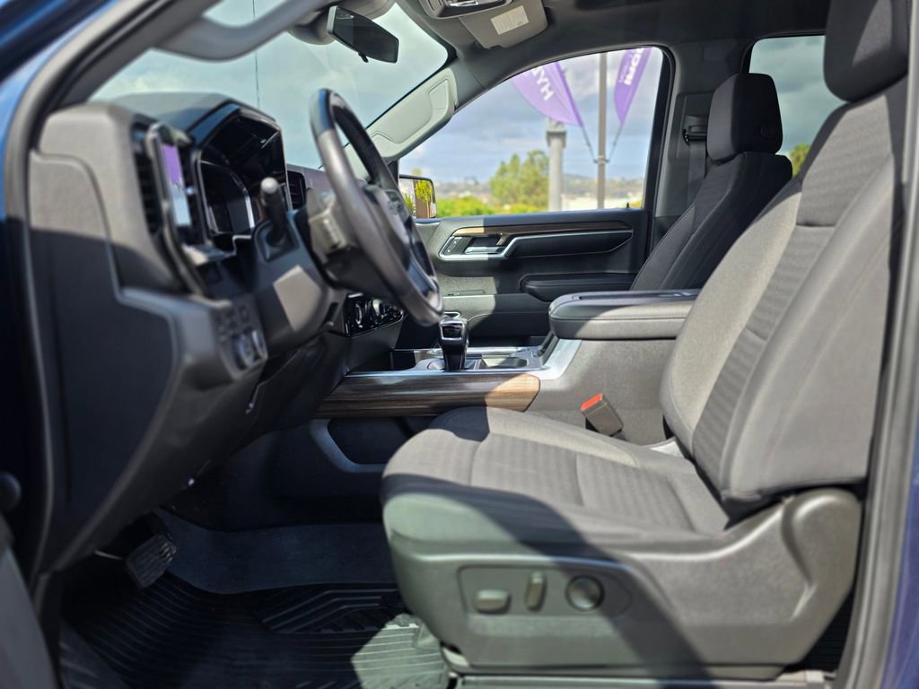 Used 2022 Chevrolet Silverado 1500 LT Trail Boss AWD/4WD image 12