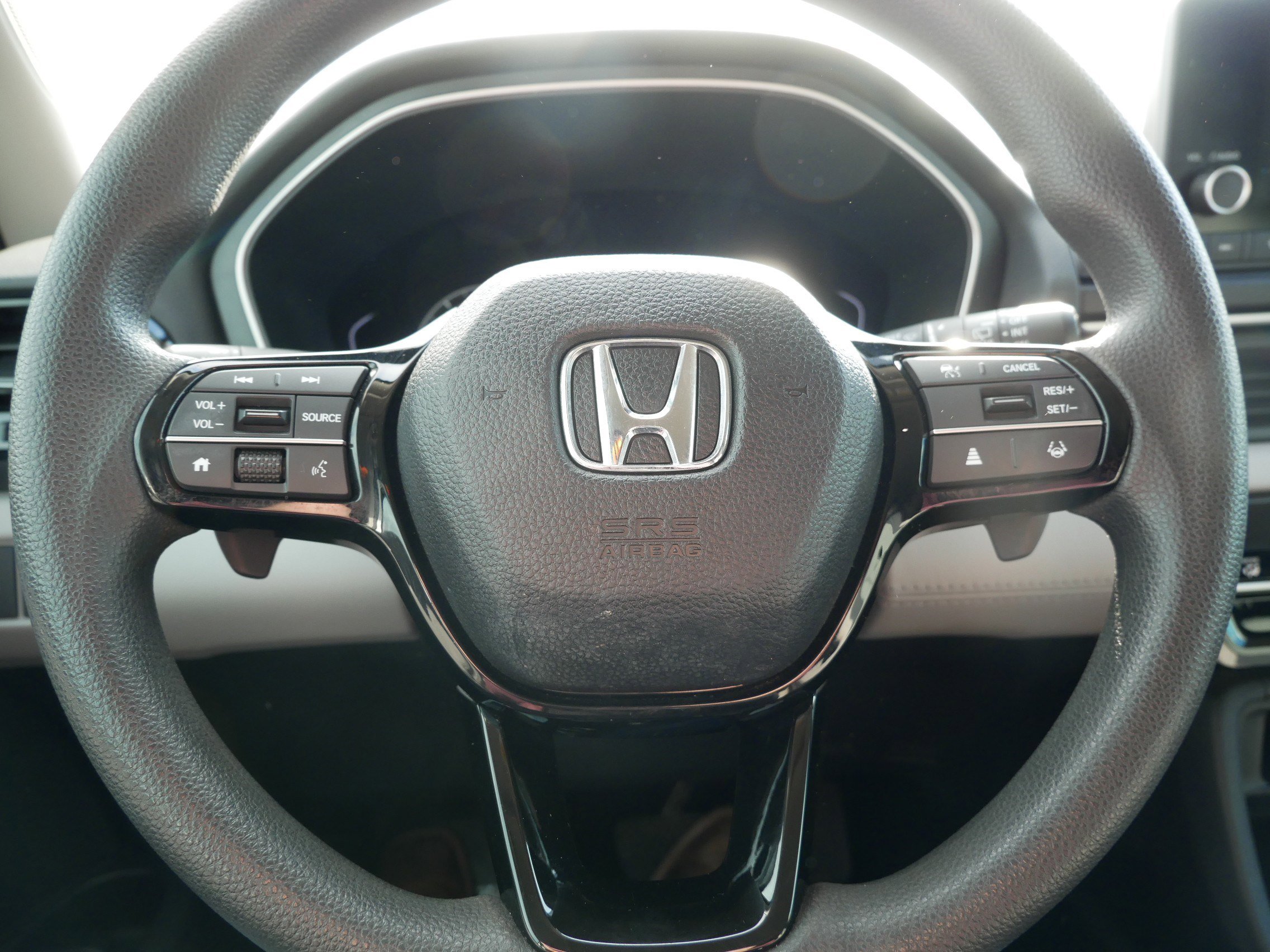 Used 2023 Honda Pilot LX image 25