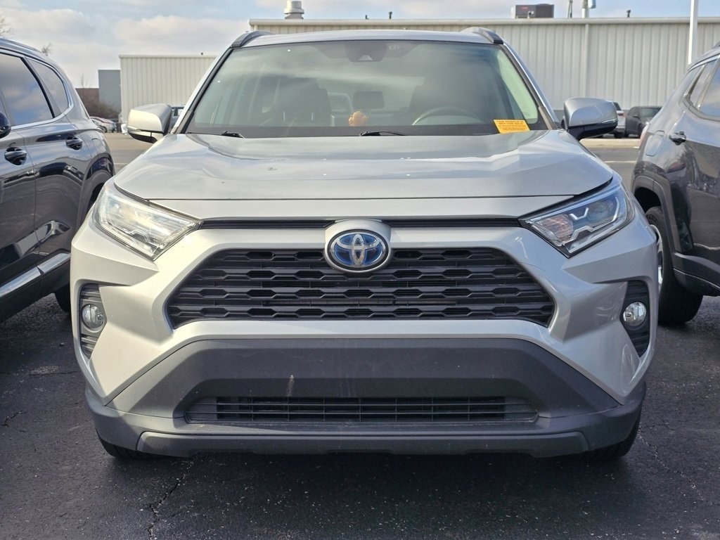 Used 2021 Toyota RAV4 XLE image 2