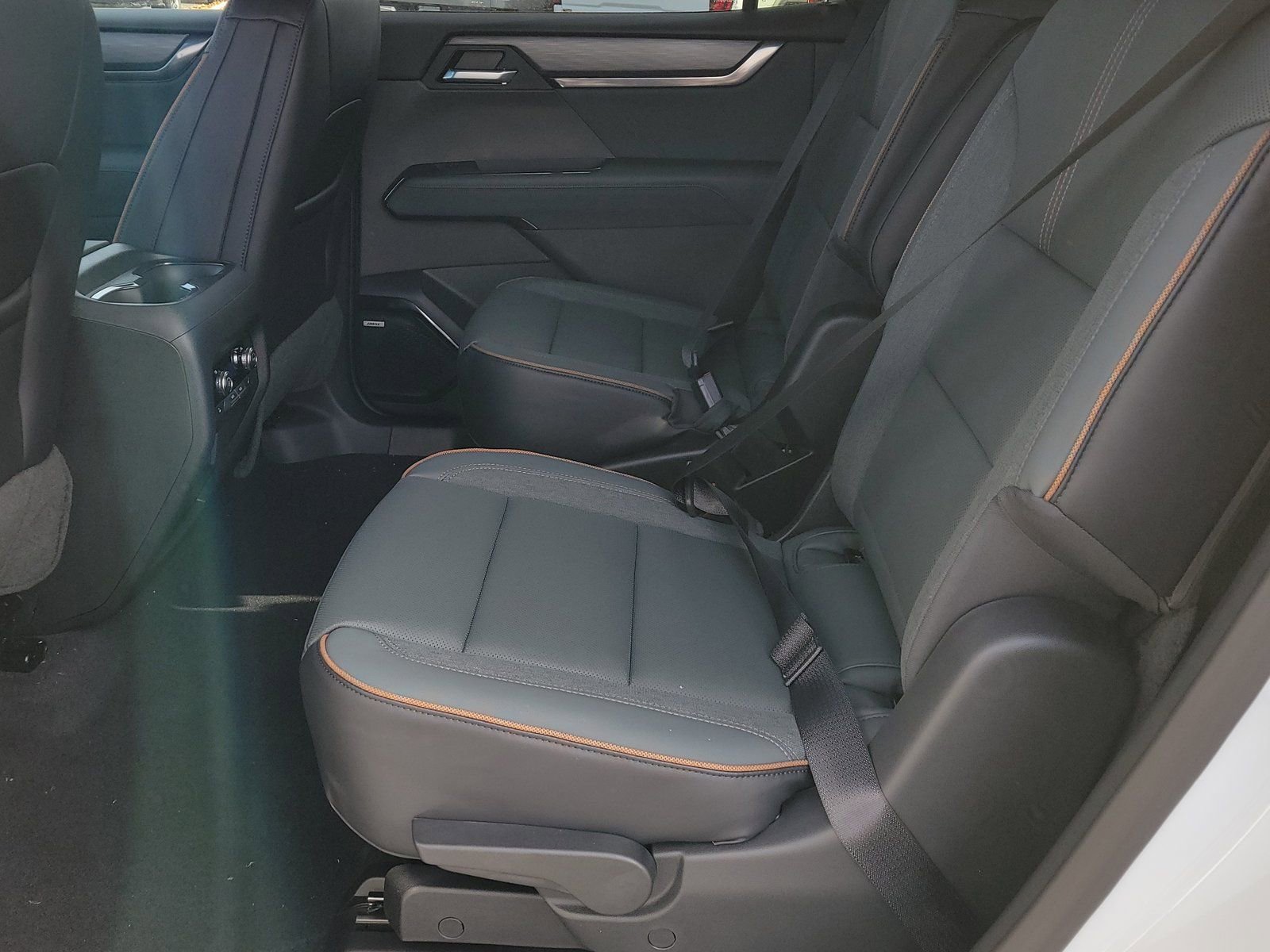 New 2026 GMC Acadia AT4 w/ Luxury Package image 7