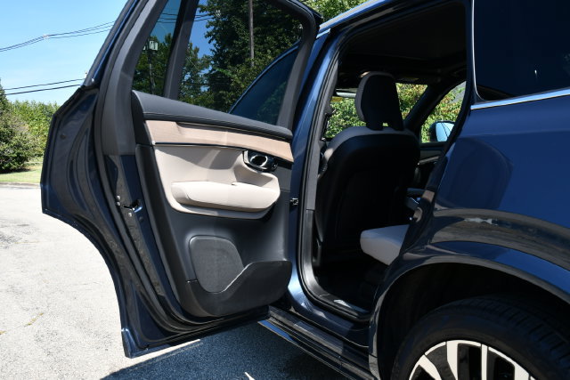 New 2026 Volvo XC90 B6 Plus w/ Protection Package Premier AWD/4WD image 14