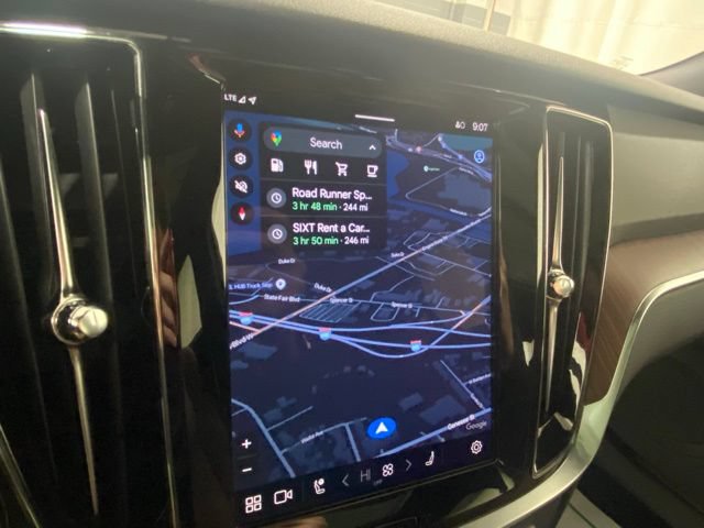 Certified 2025 Volvo V60 B5 Cross Country Plus AWD/4WD image 19