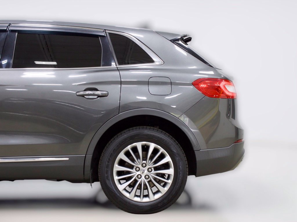 Used 2018 Lincoln MKX Select w/ Select Plus Package AWD/4WD image 8
