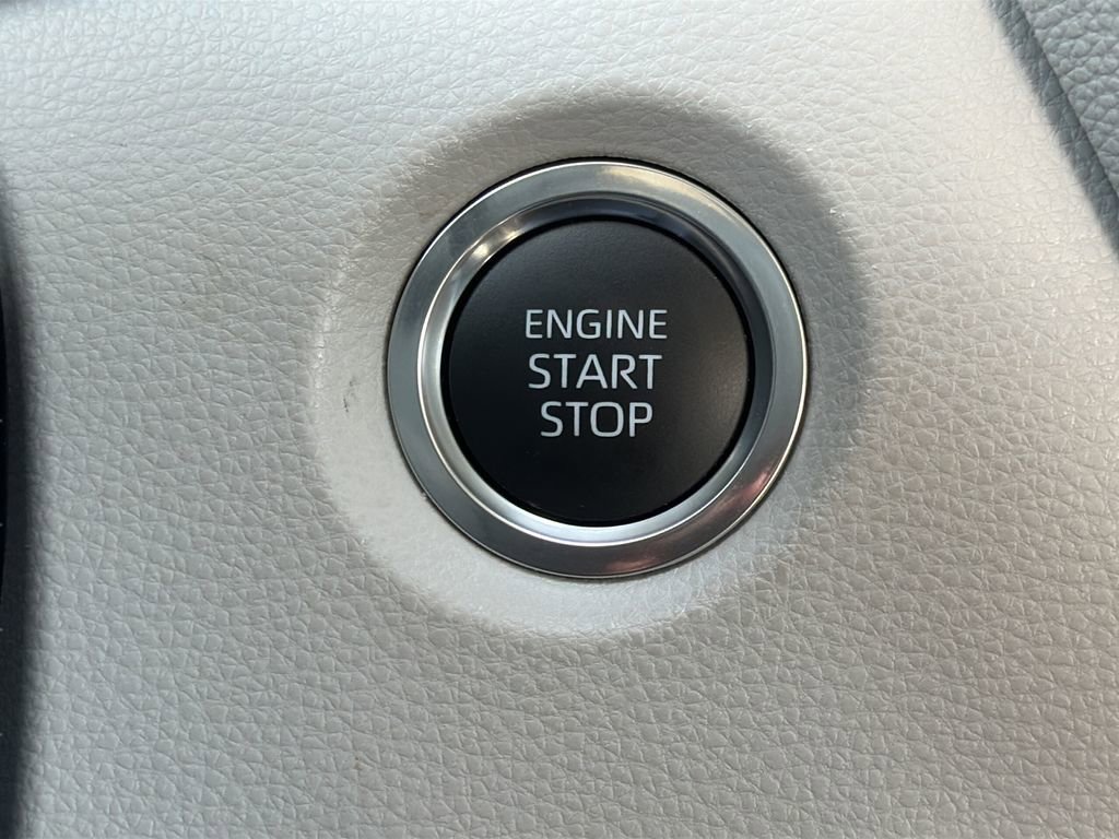 Used 2025 Toyota Corolla LE w/ Convenience Package FWD image 21
