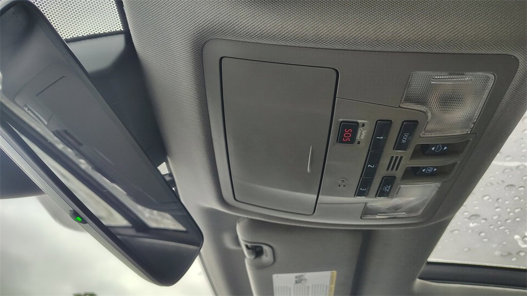 Used 2018 Toyota Highlander Limited Platinum image 26