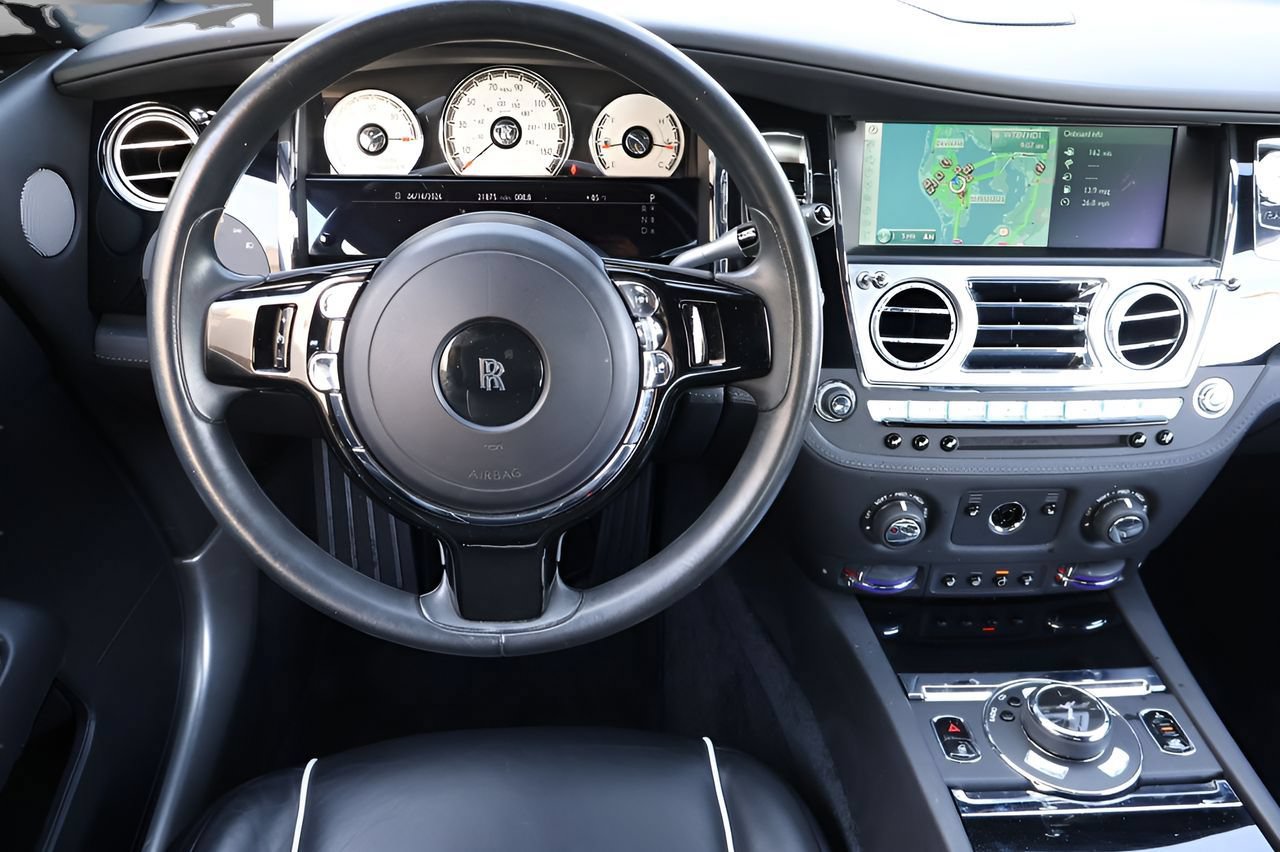 Certified 2017 Rolls-Royce Wraith RWD image 23