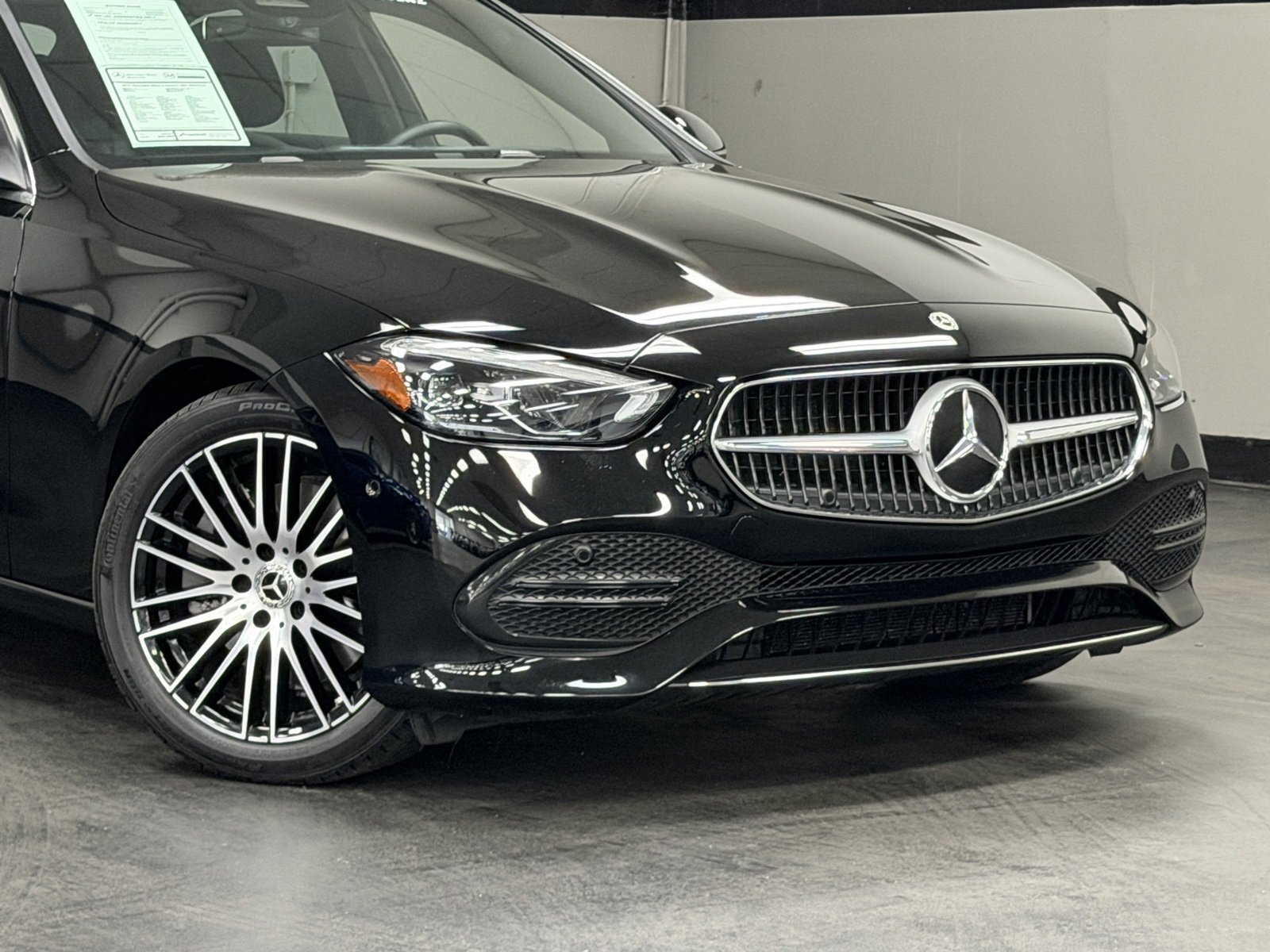 Used 2025 Mercedes-Benz C 300 4MATIC Sedan image 3