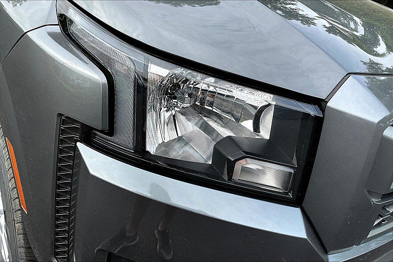 Used 2022 Nissan Frontier SV w/ Technology Package image 31