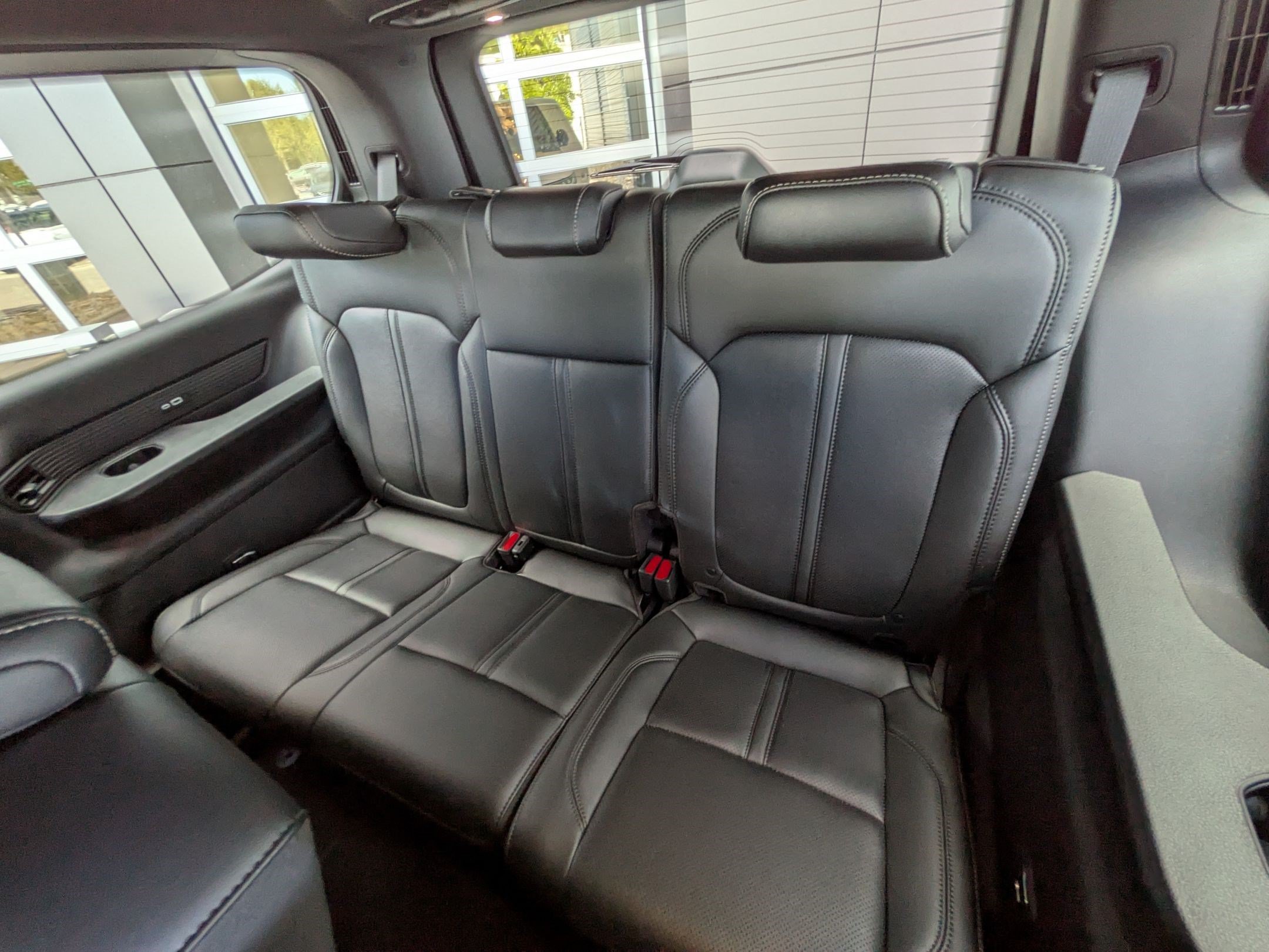 Used 2023 Jeep Wagoneer 4WD w/ Convenience Group I image 28