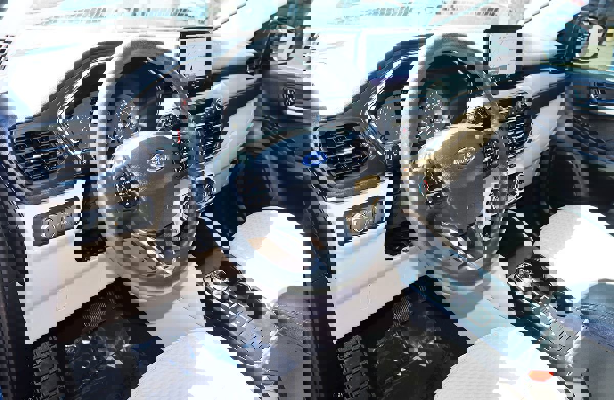 Used 2022 Ford Escape SE image 39