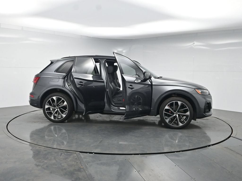 Used 2021 Audi SQ5 Premium Plus w/ Premium Plus Package AWD/4WD image 40