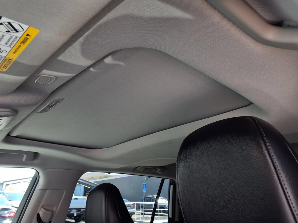 Used 2023 Toyota Highlander Limited FWD image 17